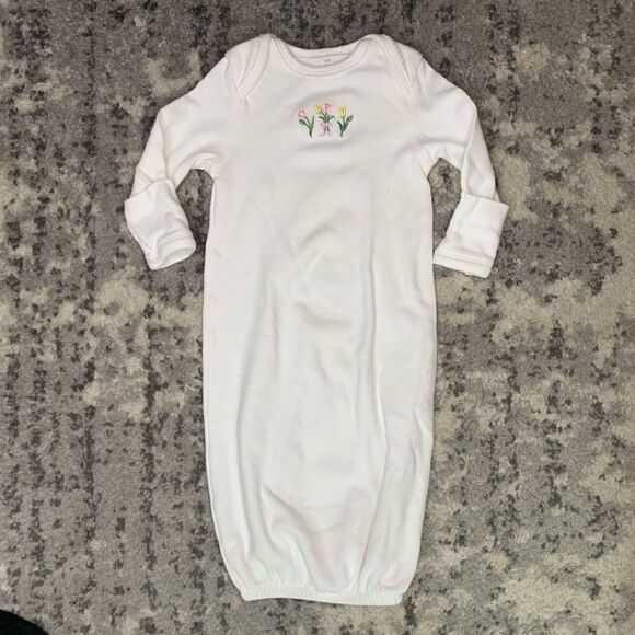 Floral Gown set with cap - Picture 6 of 8